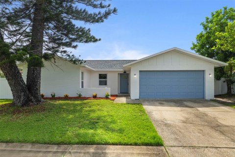 Villa ou maison à vendre à Largo, Floride: 3 chambres, 119.75 m2 № 1907634 - photo 2