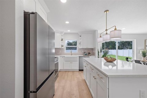 Villa ou maison à vendre à Largo, Floride: 3 chambres, 119.75 m2 № 1907634 - photo 12