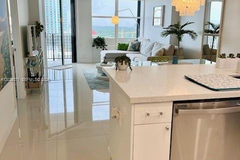 Condominio en Miami, Florida, 1 dormitorio  № 2086144