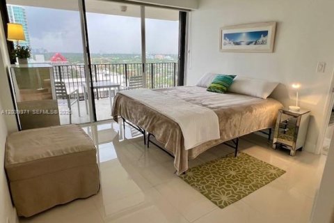 Condominio en alquiler en Miami, Florida, 1 dormitorio, 80.64 m2 № 2086144 - foto 8
