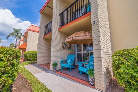 Condo in Treasure Island, Florida, 1 bedroom  № 1766239 - photo 4