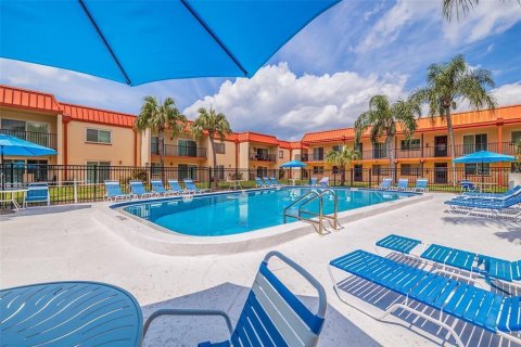 Condo in Treasure Island, Florida, 1 bedroom  № 1766239 - photo 20