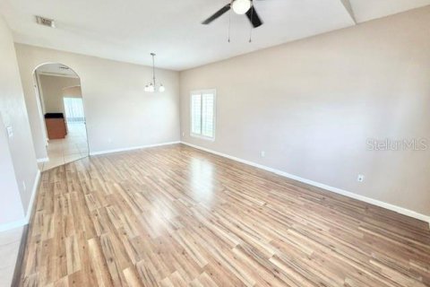 Villa ou maison à louer à Sanford, Floride: 4 chambres, 181.62 m2 № 2386643 - photo 6