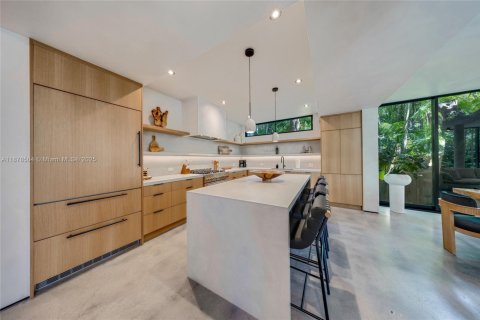 Casa en alquiler en Miami, Florida, 3 dormitorios, 469.34 m2 № 2054975 - foto 12