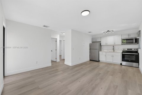 Apartamento en alquiler en Miami, Florida, 2 dormitorios № 2050756 - foto 10