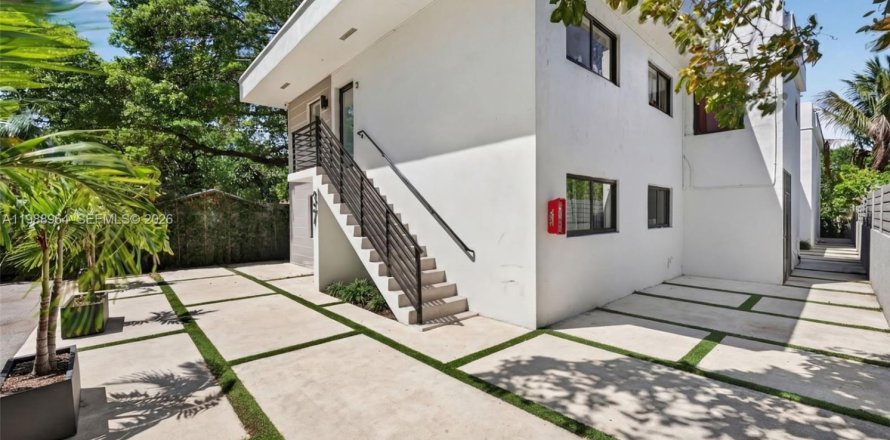 Apartamento en Miami, Florida 2 dormitorios № 2050756