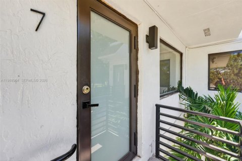 Apartamento en alquiler en Miami, Florida, 2 dormitorios № 2050756 - foto 8