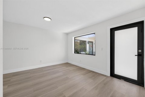 Apartamento en alquiler en Miami, Florida, 2 dormitorios № 2050756 - foto 9