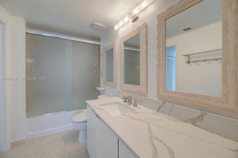 Снять в аренду кондоминиум в Форт-Лодердейл, Флорида 1 спальня, 70.23м2, № 2065384 - фото 18