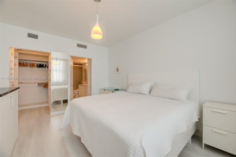 Снять в аренду кондоминиум в Форт-Лодердейл, Флорида 1 спальня, 70.23м2, № 2065384 - фото 20