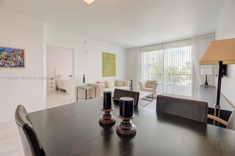 Снять в аренду кондоминиум в Форт-Лодердейл, Флорида 1 спальня, 70.23м2, № 2065384 - фото 12