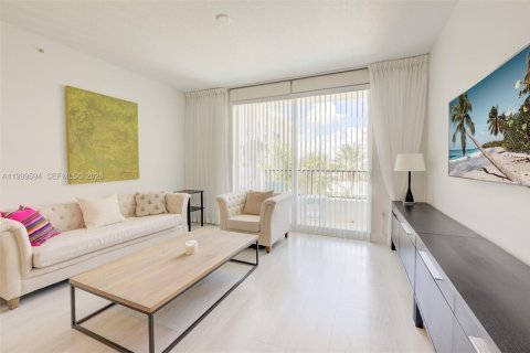 Снять в аренду кондоминиум в Форт-Лодердейл, Флорида 1 спальня, 70.23м2, № 2065384 - фото 8