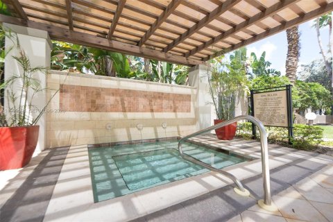 Снять в аренду кондоминиум в Форт-Лодердейл, Флорида 1 спальня, 70.23м2, № 2065384 - фото 30