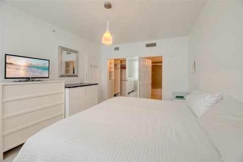 Снять в аренду кондоминиум в Форт-Лодердейл, Флорида 1 спальня, 70.23м2, № 2065384 - фото 22