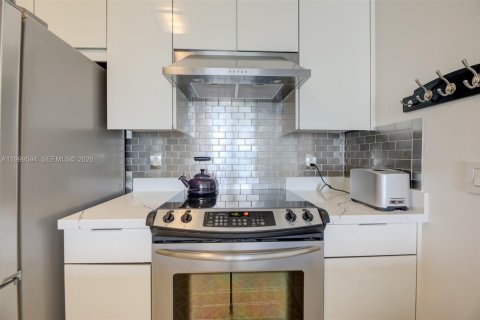 Снять в аренду кондоминиум в Форт-Лодердейл, Флорида 1 спальня, 70.23м2, № 2065384 - фото 16