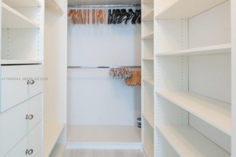 Снять в аренду кондоминиум в Форт-Лодердейл, Флорида 1 спальня, 70.23м2, № 2065384 - фото 19