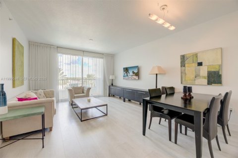 Снять в аренду кондоминиум в Форт-Лодердейл, Флорида 1 спальня, 70.23м2, № 2065384 - фото 10