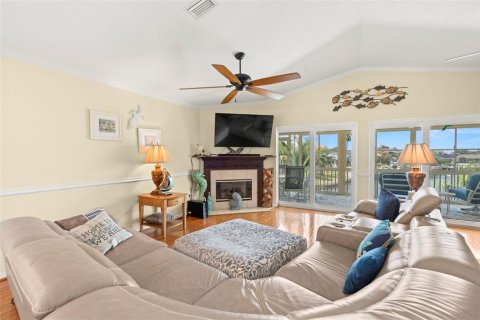 Villa ou maison à vendre à New Port Richey, Floride: 5 chambres, 271.18 m2 № 1878213 - photo 12