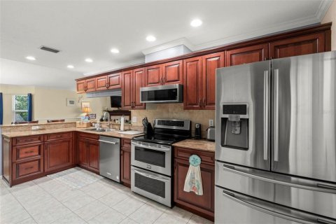 House in New Port Richey, Florida 5 bedrooms, 271.18 sq.m. № 1878213 - photo 18