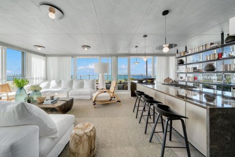 Copropriété à louer à Miami Beach, Floride: 2 chambres, 392.98 m2 № 1974265 - photo 22