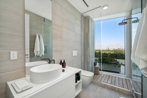 Copropriété à louer à Miami Beach, Floride: 2 chambres, 392.98 m2 № 1974265 - photo 14
