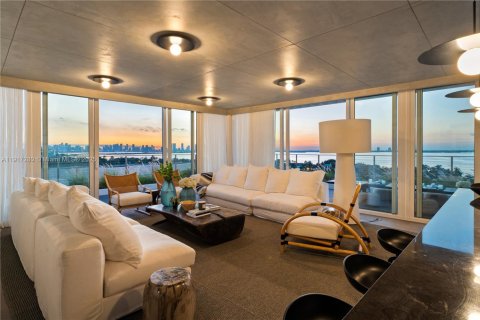 Copropriété à louer à Miami Beach, Floride: 2 chambres, 392.98 m2 № 1974265 - photo 26