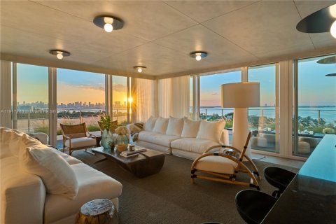 Copropriété à louer à Miami Beach, Floride: 2 chambres, 392.98 m2 № 1974265 - photo 30