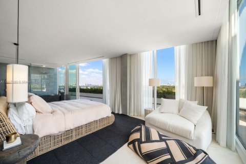 Copropriété à louer à Miami Beach, Floride: 2 chambres, 392.98 m2 № 1974265 - photo 10