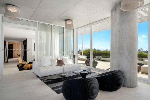 Copropriété à louer à Miami Beach, Floride: 2 chambres, 392.98 m2 № 1974265 - photo 3