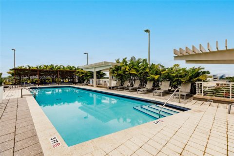 Condominio en alquiler en Miami, Florida, 1 dormitorio, 71.63 m2 № 1938096 - foto 5