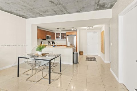 Condominio en alquiler en Miami, Florida, 1 dormitorio, 71.63 m2 № 1938096 - foto 7
