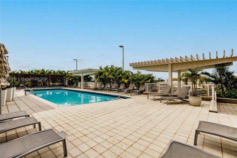 Condo in Miami, Florida, 1 bedroom  № 1938096 - photo 17