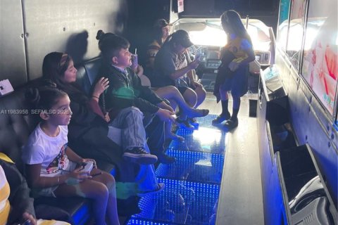 Купить коммерческую недвижимость в Катлер-Бей, Флорида № 2048504 - фото 3