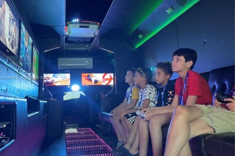 Купить коммерческую недвижимость в Катлер-Бей, Флорида № 2048504 - фото 5