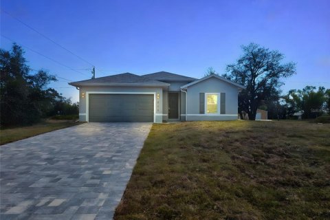 House in Port Charlotte, Florida 3 bedrooms, 149.76 sq.m. № 1832028 - photo 13