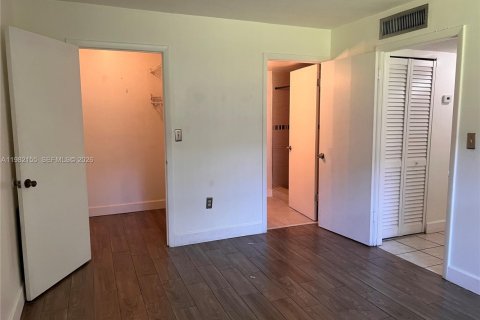 Condo in Miami, Florida, 3 bedrooms  № 2043083 - photo 7