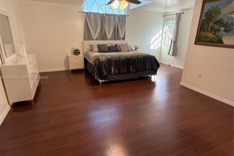 Casa en alquiler en Sunrise, Florida, 4 dormitorios, 229.28 m2 № 2059777 - foto 18