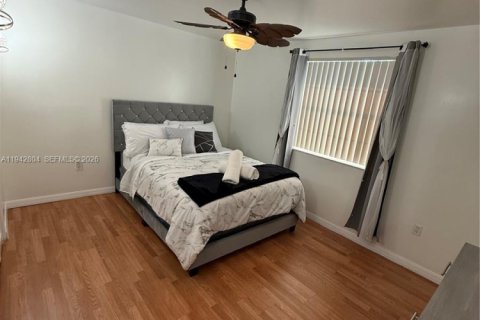 Casa en alquiler en Sunrise, Florida, 4 dormitorios, 229.28 m2 № 2059777 - foto 24