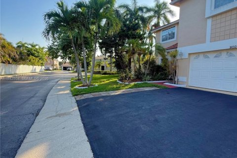 Casa en alquiler en Sunrise, Florida, 4 dormitorios, 229.28 m2 № 2059777 - foto 4