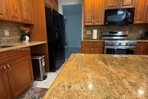 Casa en alquiler en Sunrise, Florida, 4 dormitorios, 229.28 m2 № 2059777 - foto 11