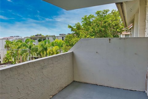 Condominio en venta en Pinecrest, Florida, 2 dormitorios, 103.12 m2 № 1845870 - foto 17