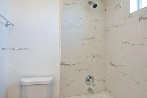 Condominio en venta en Pinecrest, Florida, 2 dormitorios, 103.12 m2 № 1845870 - foto 15