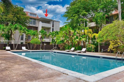 Copropriété à vendre à Pinecrest, Floride: 2 chambres, 103.12 m2 № 1845870 - photo 9
