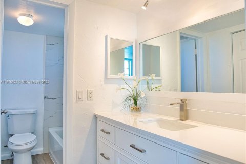 Condominio en venta en Pinecrest, Florida, 2 dormitorios, 103.12 m2 № 1845870 - foto 14