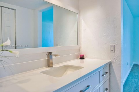 Condominio en venta en Pinecrest, Florida, 2 dormitorios, 103.12 m2 № 1845870 - foto 16