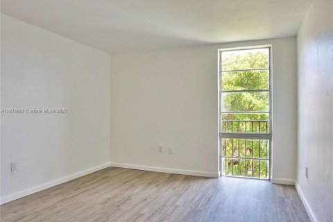 Condominio en venta en Pinecrest, Florida, 2 dormitorios, 103.12 m2 № 1845870 - foto 13