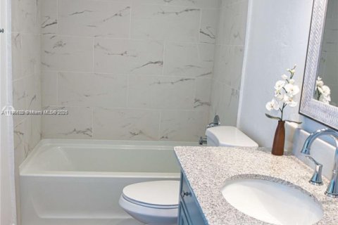 Copropriété à vendre à Pinecrest, Floride: 2 chambres, 103.12 m2 № 1845870 - photo 8