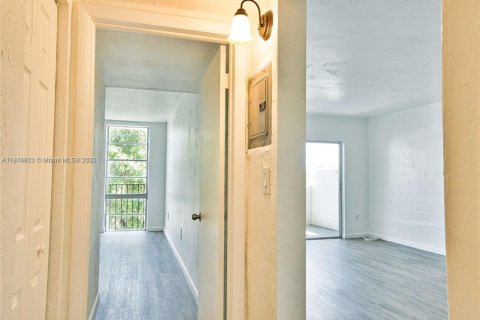 Condominio en venta en Pinecrest, Florida, 2 dormitorios, 103.12 m2 № 1845870 - foto 11