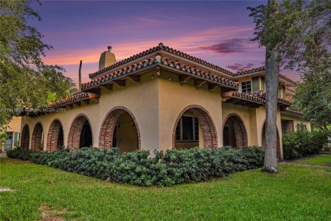 Casa en venta en Miami Beach, Florida, 6 dormitorios, 529.54 m2 № 1774606 - foto 5