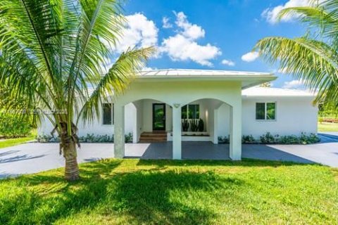 Casa en venta en Miami, Florida, 4 dormitorios № 2019839 - foto 27
